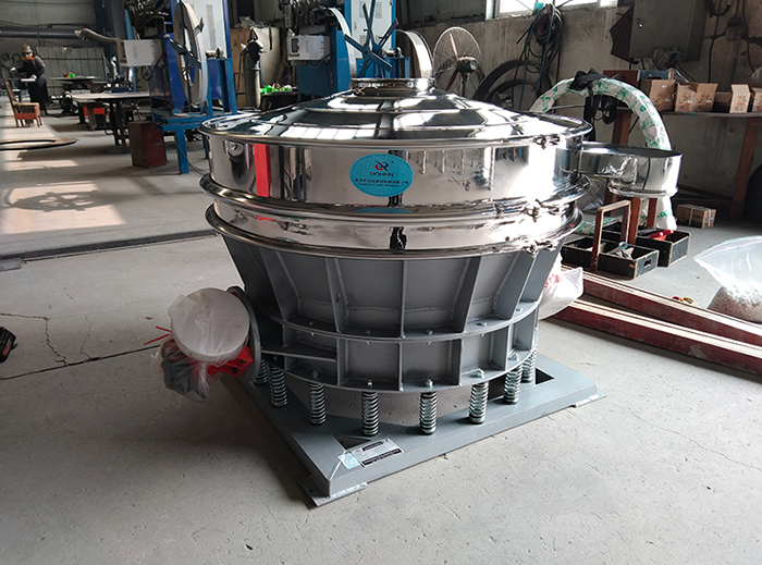 直徑1000mm直排篩與物料接觸的部分為304不銹鋼材質適合篩分一些食品，化工，醫(yī)藥等行業(yè)的篩分要求。