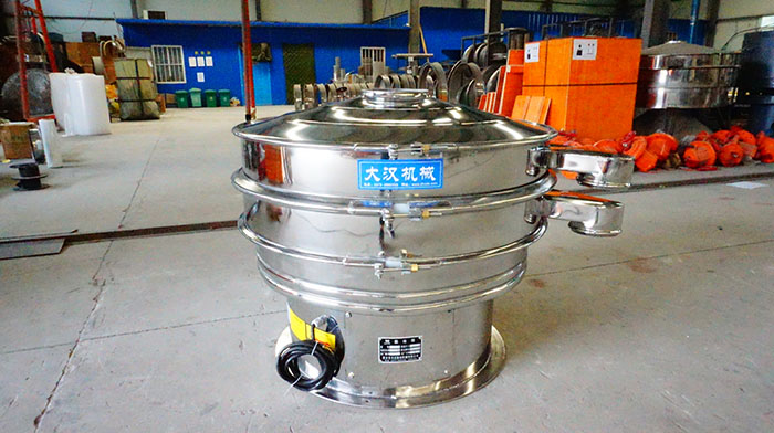 藕粉振動(dòng)篩適用于很多種不同的行業(yè)，對(duì)于物料多的篩分適用還是比較廣泛的。