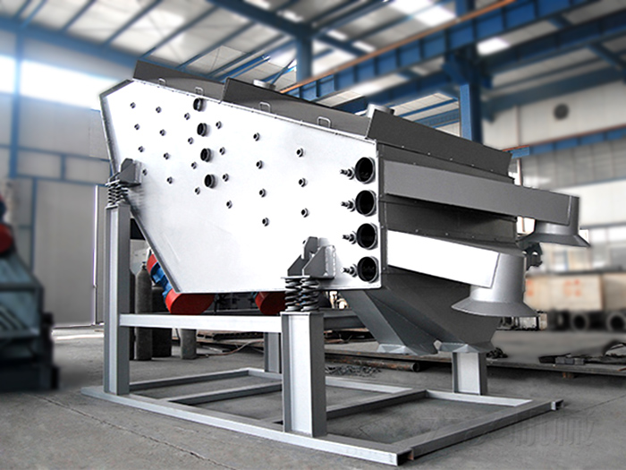 概率篩多用于礦場大型的篩分場地和一些比較較大，對設(shè)備破壞程度高的物料進(jìn)行篩分。